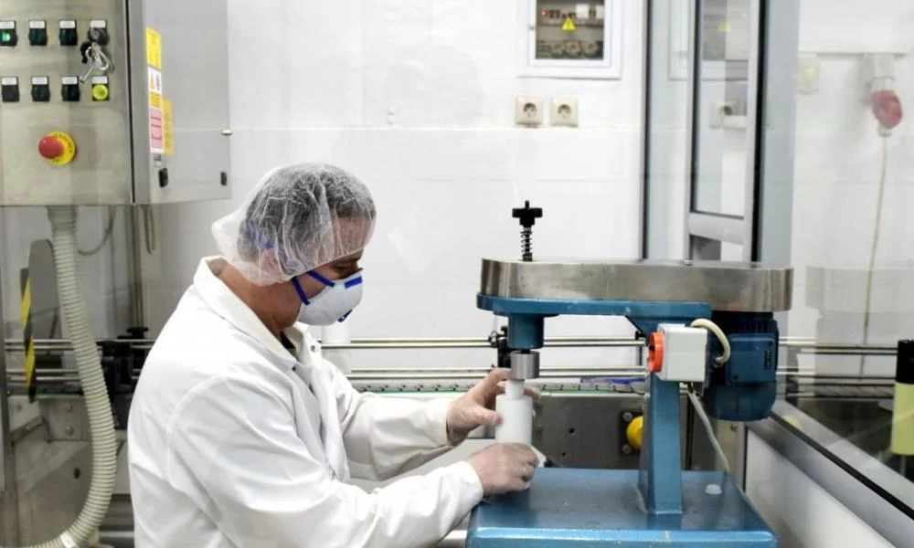 Κορονοϊός: Στο φουλ οι μηχανές για υλικά για την "μάχη" κατά της πανδημίας